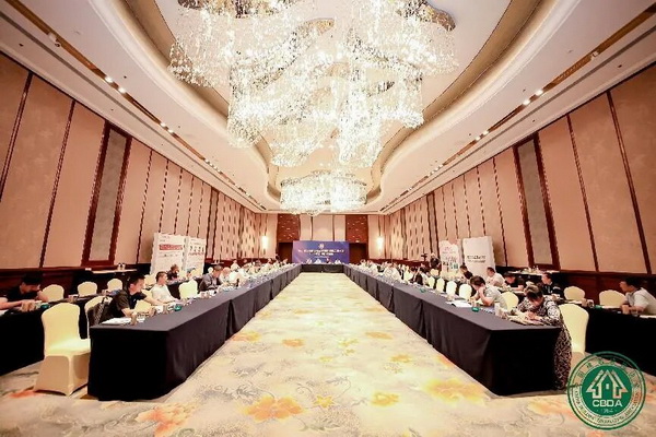 聚力思变 乘势笃行——中国建筑装饰协会公共建筑装饰工程分会2024年工作扩大会议召开(图2) 聚力思变 乘势笃行——中国建筑装饰协会公共建筑装饰工程分会2024年工作扩大会议召开(图2)