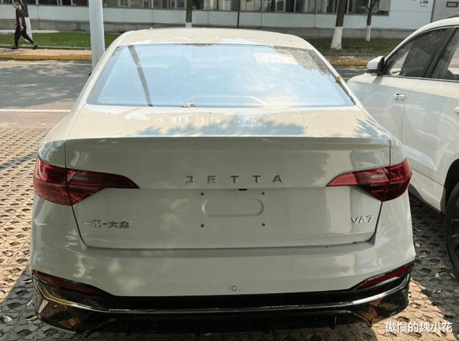 捷达VA7预告图曝光车长4米8指导价10万以内换标速腾?(图2) 捷达VA7预告图曝光车长4米8指导价10万以内换标速腾?(图2)
