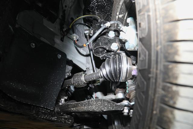 丰田RAV4荣放2024款销量火爆的背后是实打实的实力(图7)